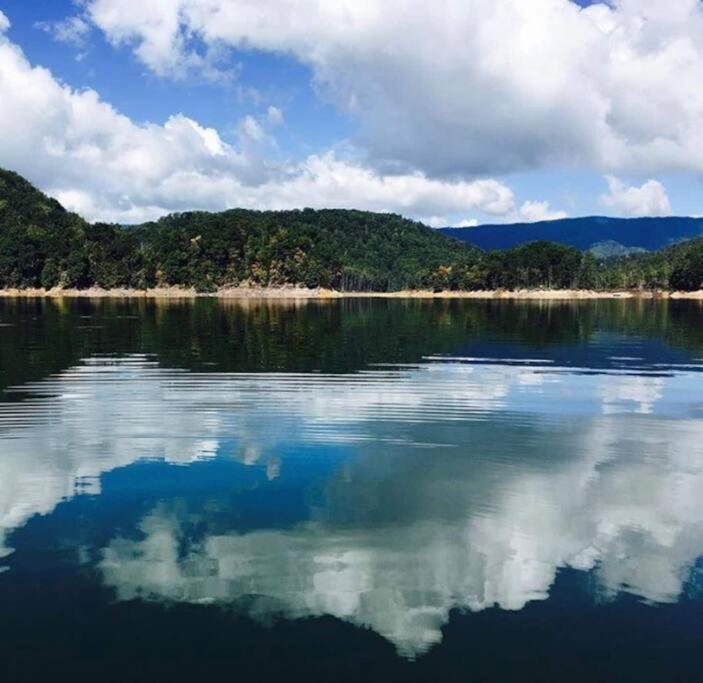 Cabin At The Cove At Watauga Lake Butler المظهر الخارجي الصورة